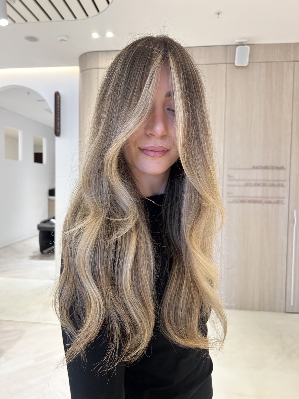 Soft blonde waves by Lydia