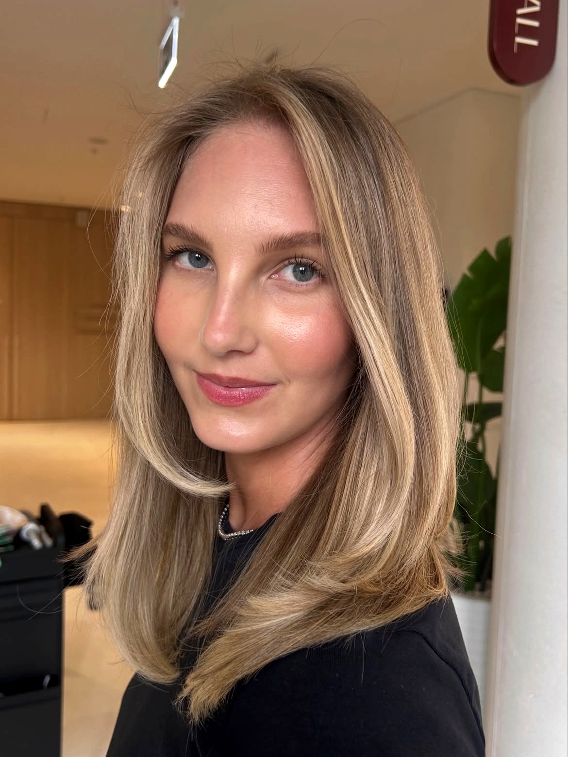 Textured blonde finish by Lydia