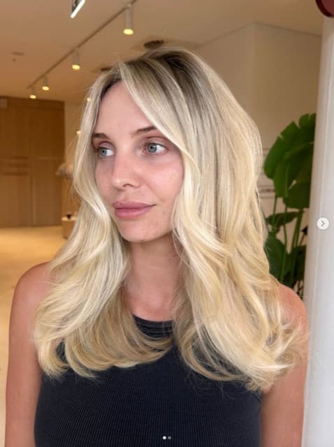 Soft blonde waves by Lydia