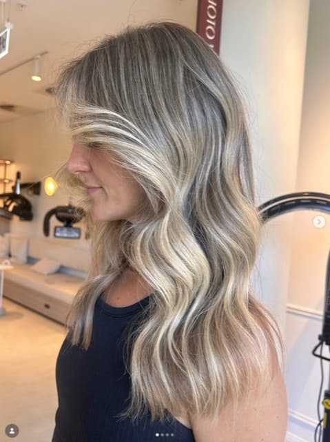 Textured blonde finish by Lydia